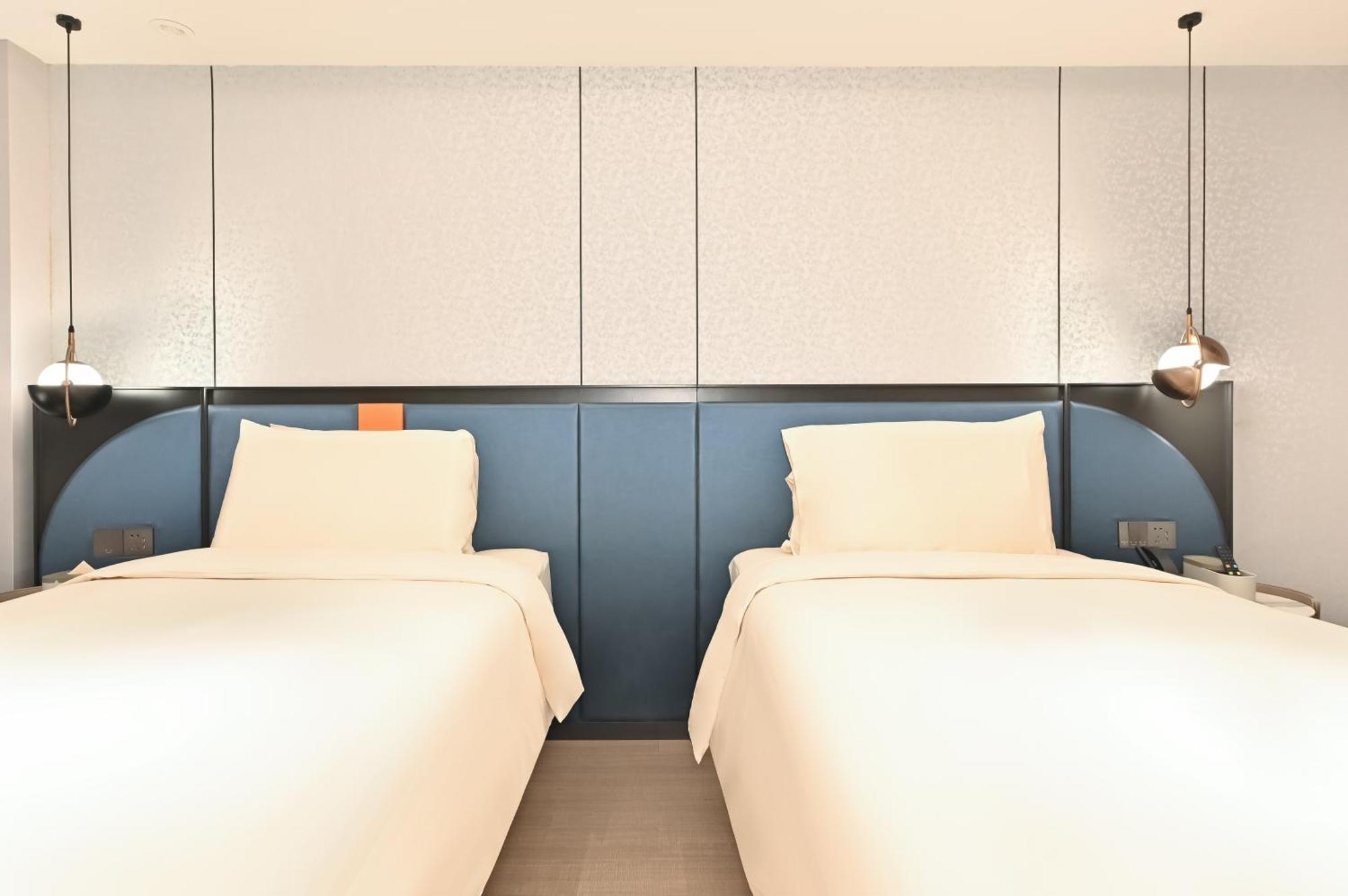 Atour X West Nanjing Road 4*