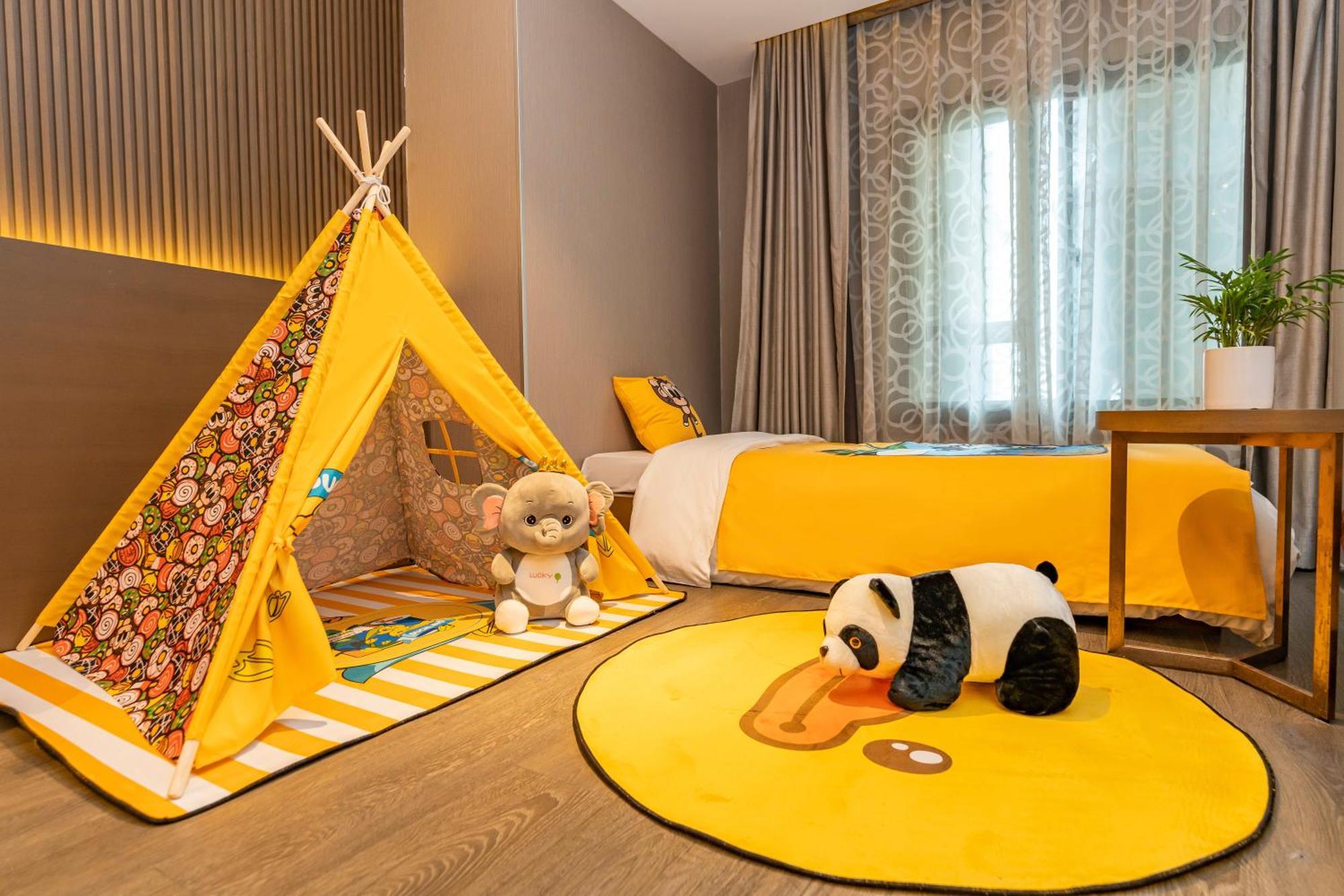 Atour X West Nanjing Road Hotel
